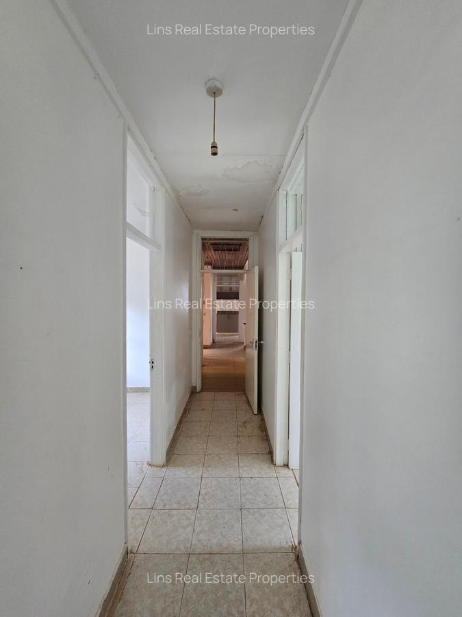 4 Bed House with En Suite in Loresho - 13