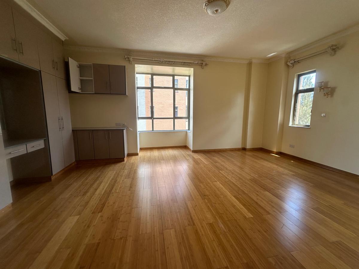 3 Bed Apartment with En Suite in Kilimani - 11