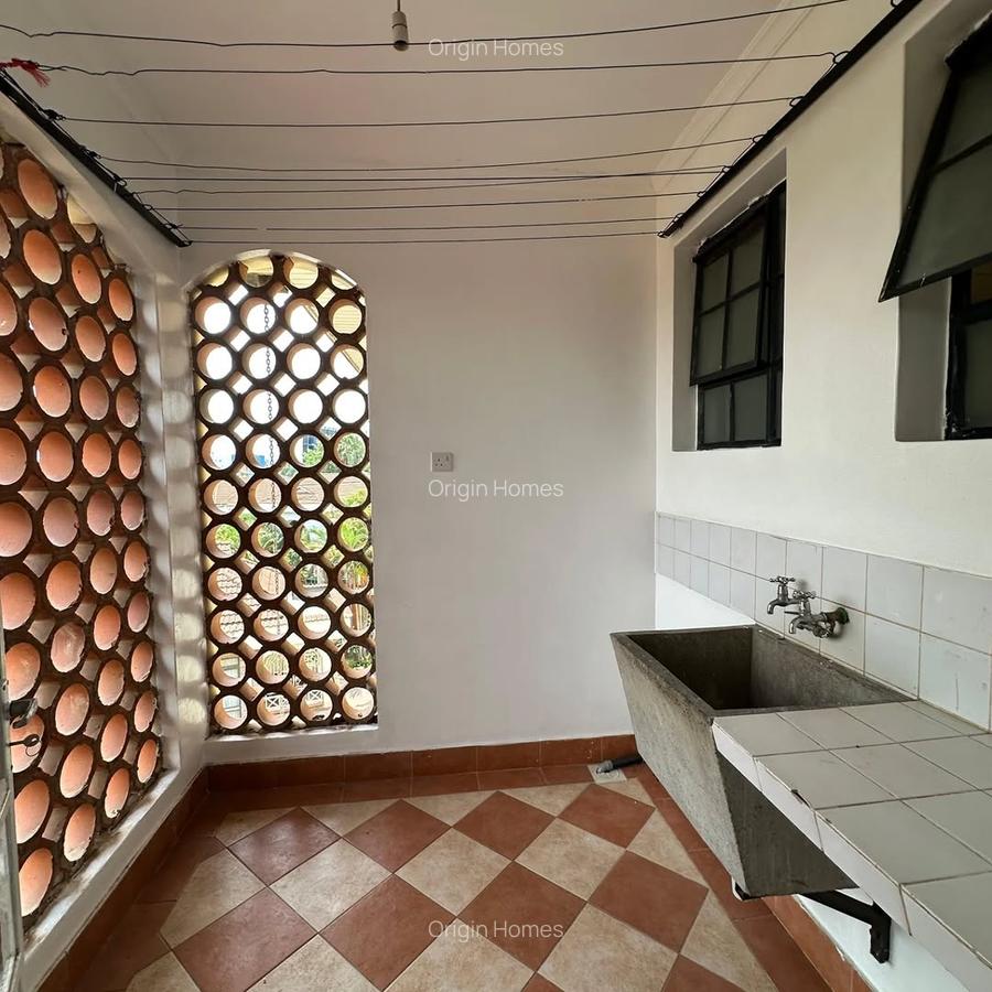 2 Bed Apartment with En Suite at Kilimani - 7