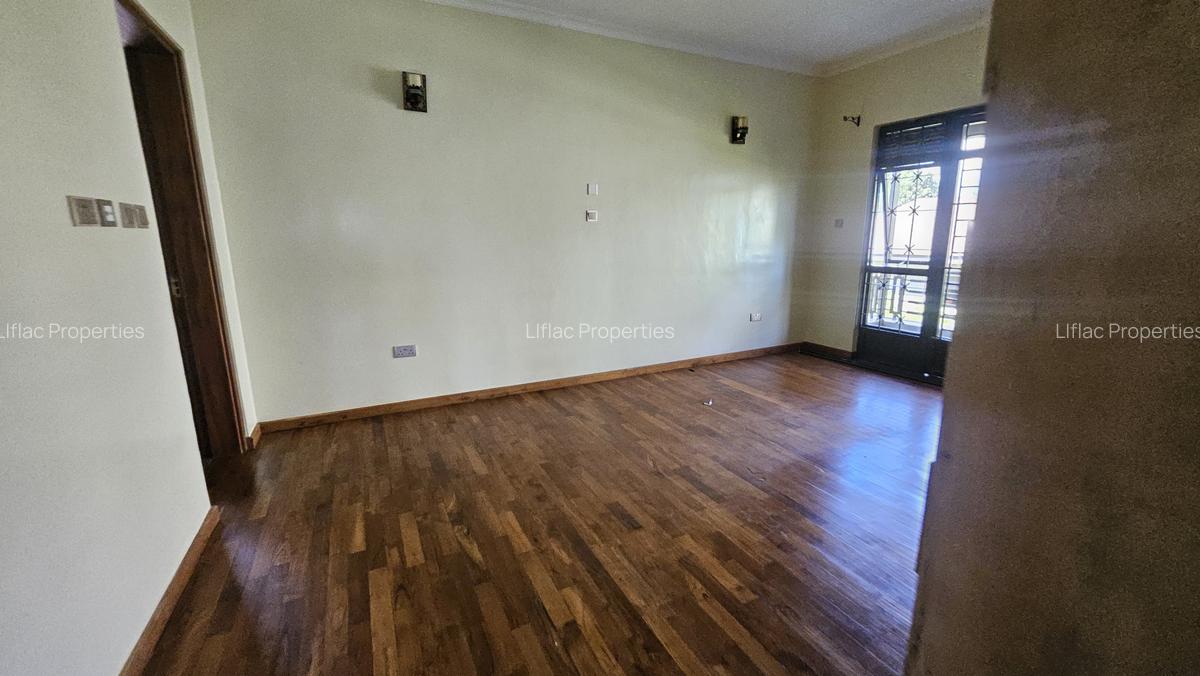 5 Bed Townhouse with En Suite in Runda - 19