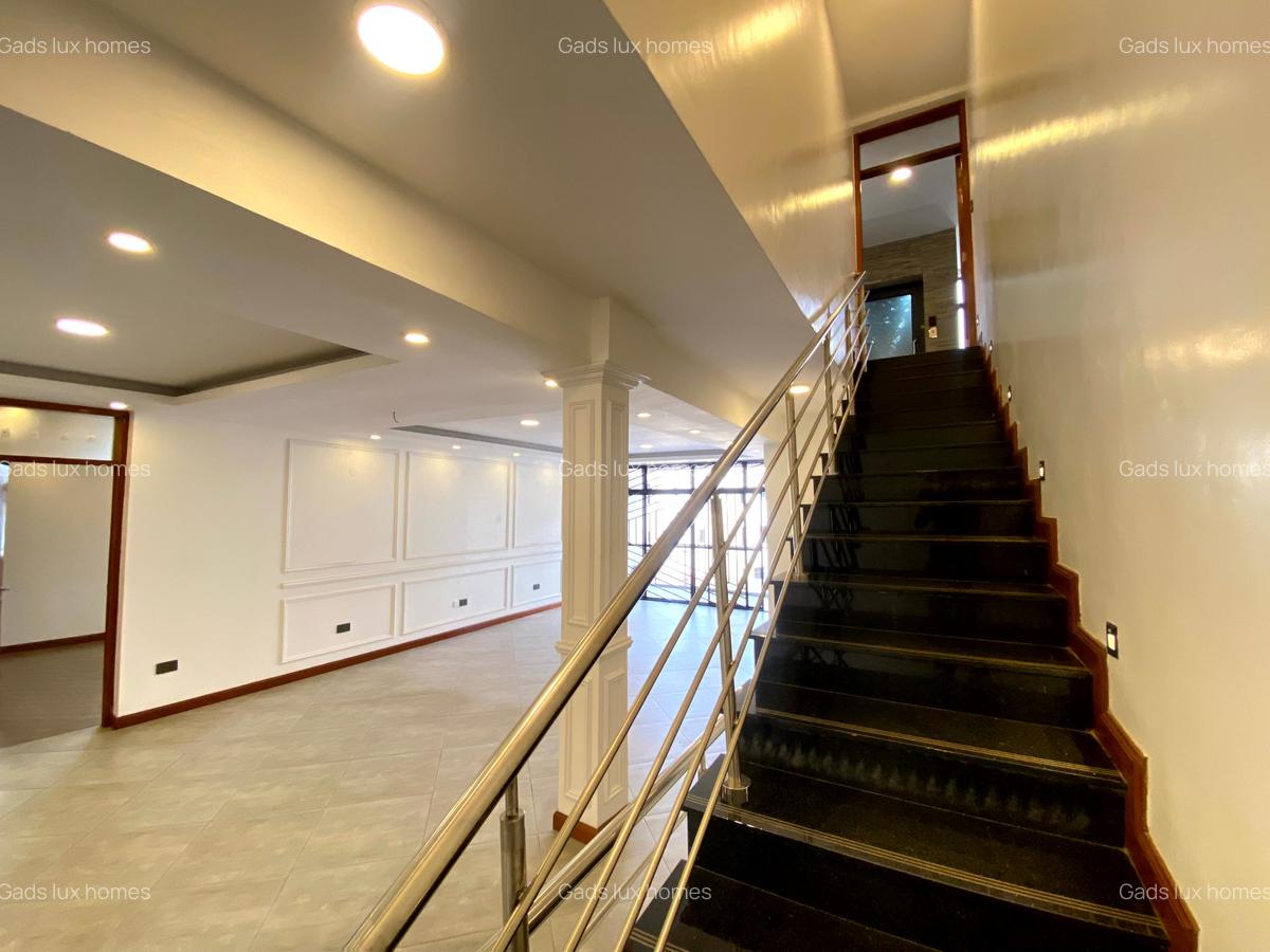 5 Bed Villa with En Suite at Spring Valley - 7
