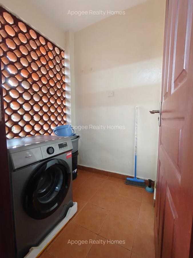 Serviced 2 Bed Apartment with En Suite at Fourways Junction Estate - 11