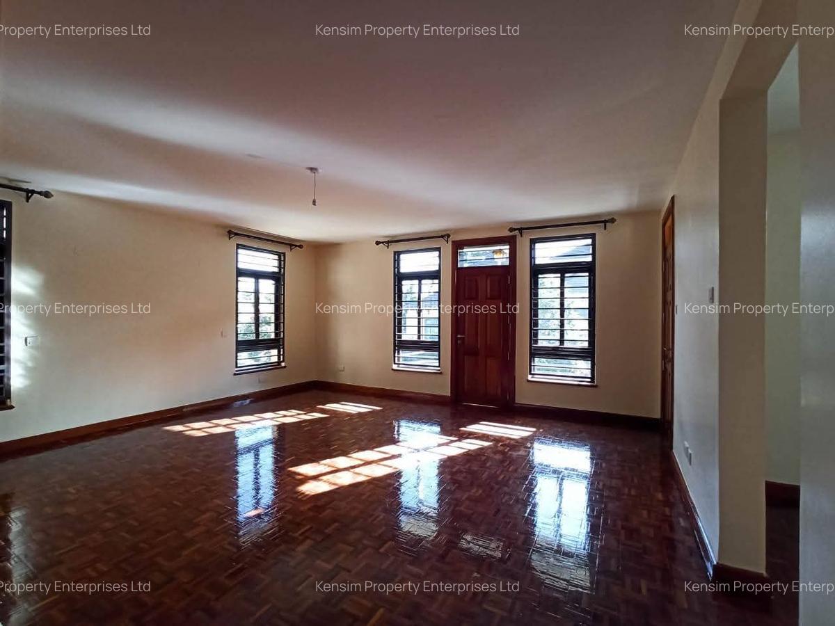 5 Bed Townhouse with En Suite in Lavington - 18