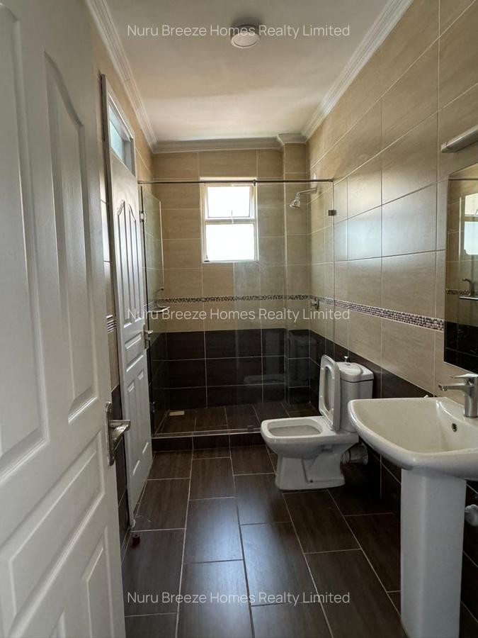 3 Bed Apartment with En Suite in Riverside - 12