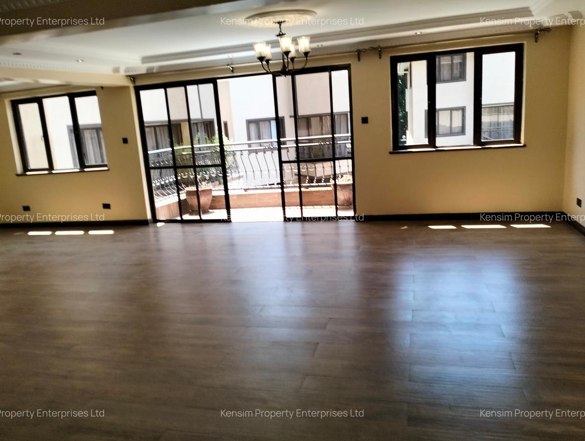 5 Bed Townhouse with En Suite in Lavington - 2