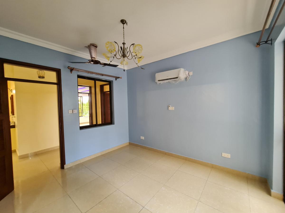 3 Bed Apartment with En Suite in Nyali Area - 16