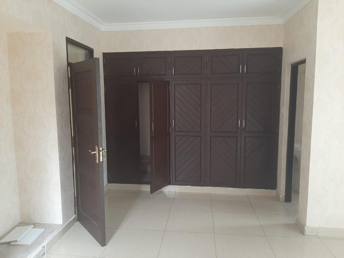 3 Bed Apartment with En Suite at Nyali - 10