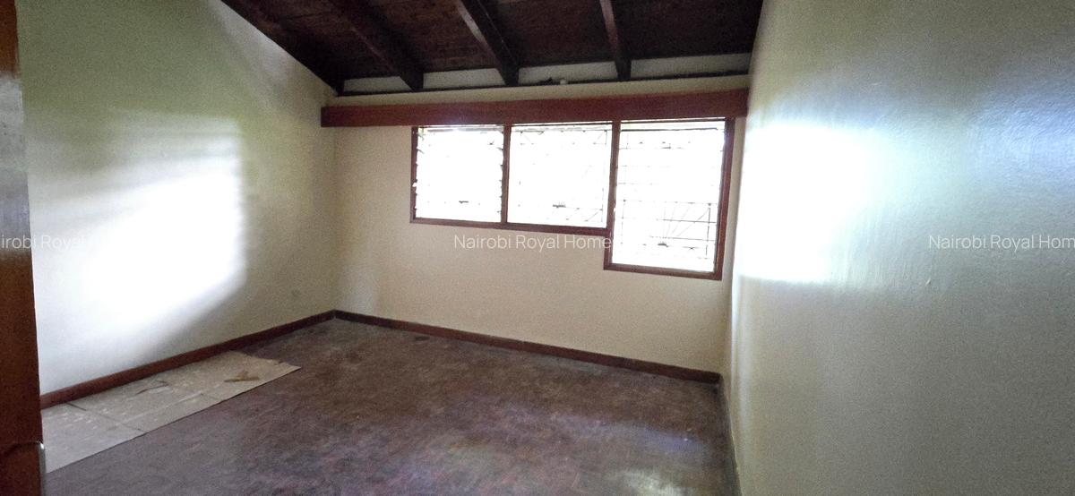 4 Bed House with En Suite at Lakeview Avenue - 4