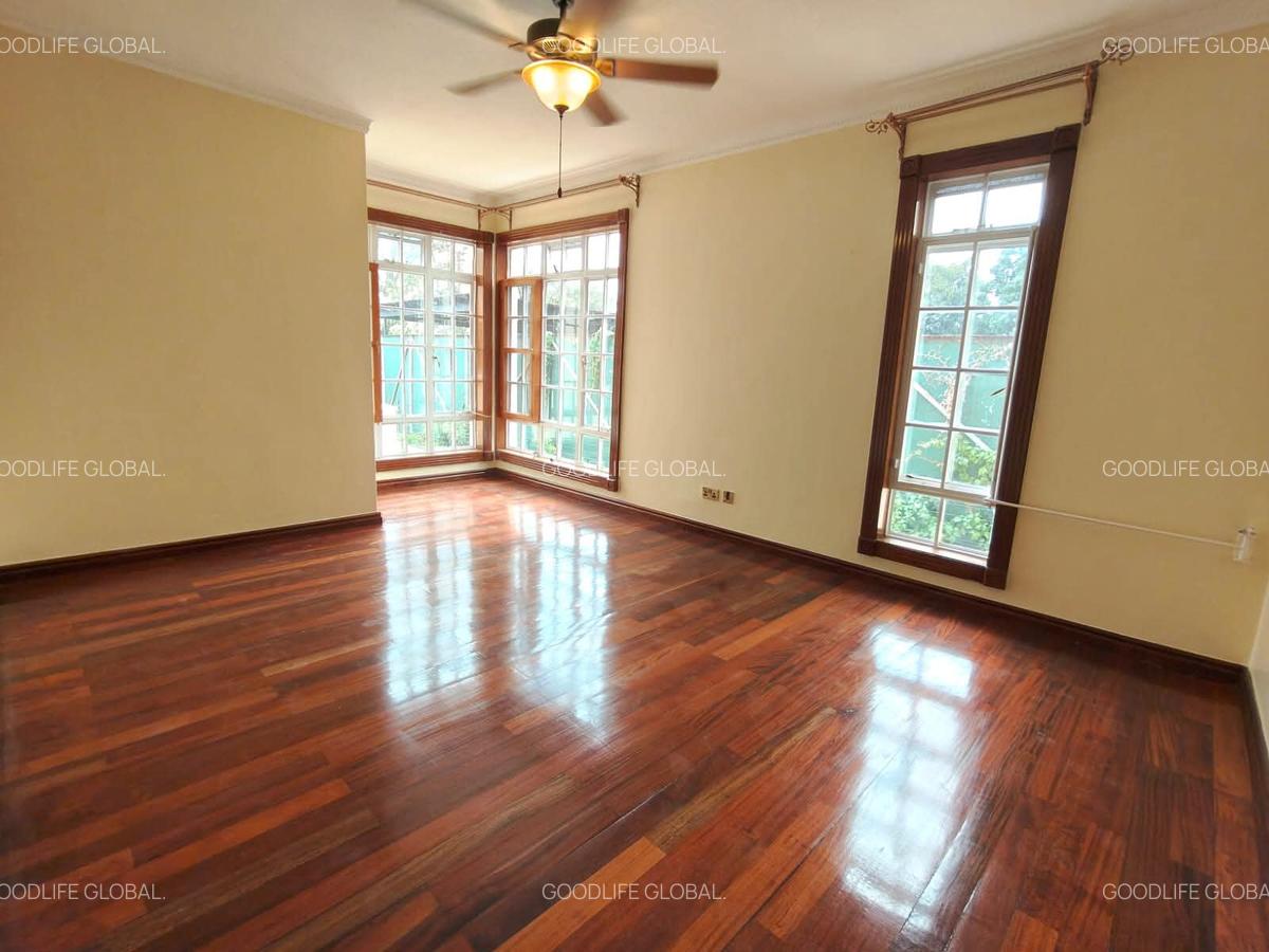 4 Bed Villa with En Suite at Westlands - 8