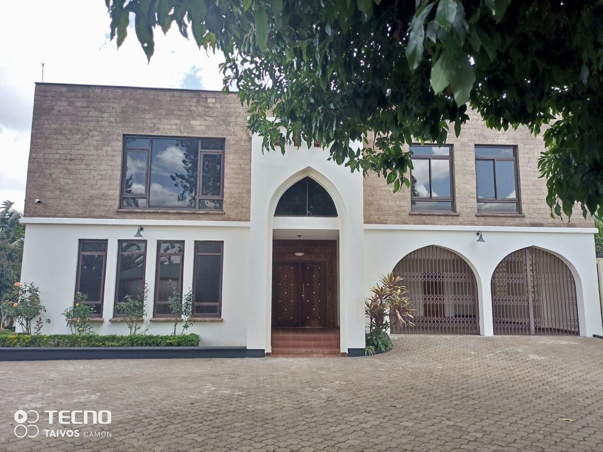 5 Bed Villa with En Suite at Off Glory Rd - 1