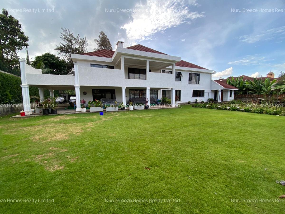 5 Bed House with En Suite in Runda - 1