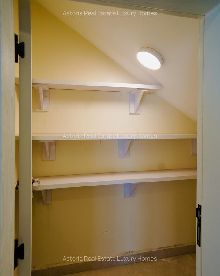 4 Bed Apartment with En Suite at 2026-430 - 20
