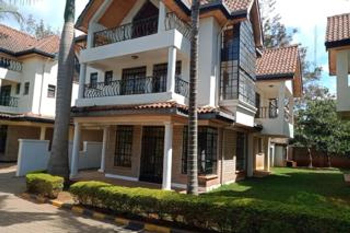 5 Bed Townhouse with En Suite at Lavington Green - 11