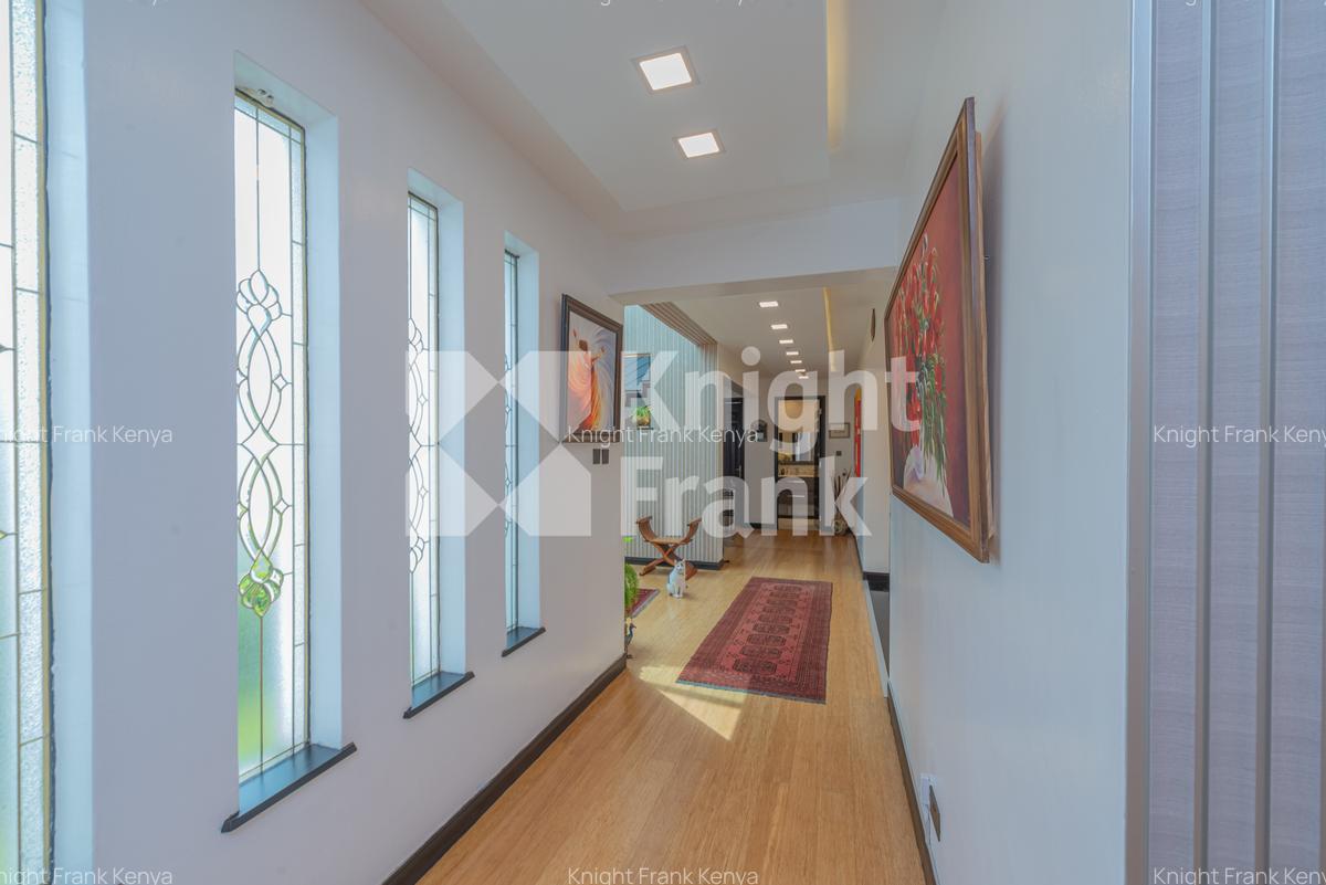 7 Bed House with En Suite at Un Crescent - 8