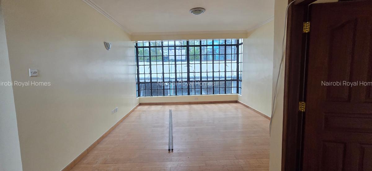 5 Bed Townhouse with En Suite at Off Convent Drive - 17