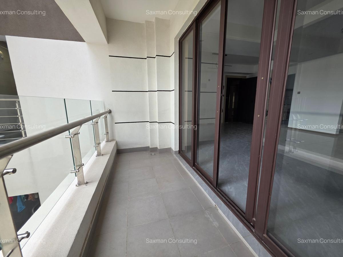 2 Bed Apartment with En Suite in Riverside - 10