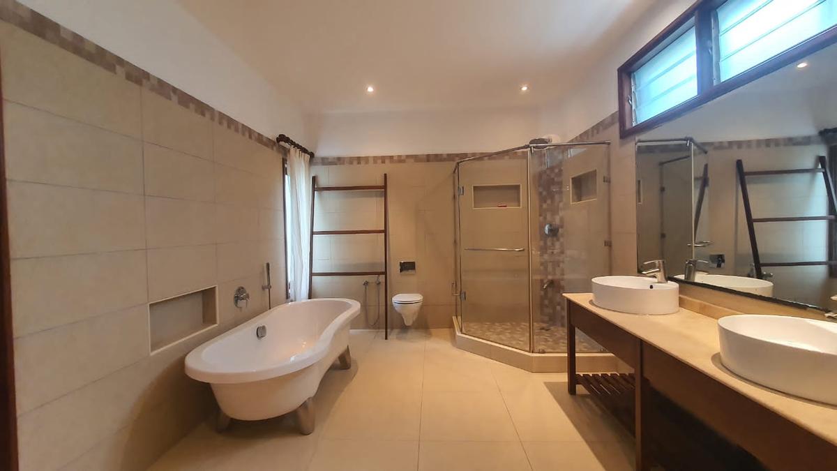 Furnished 3 Bed Apartment with En Suite at Cement Road - 5