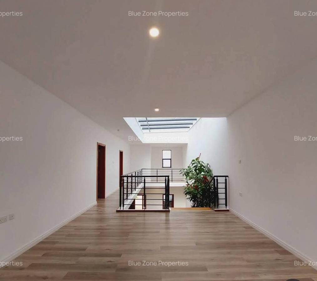 4 Bed Townhouse with En Suite at Off Glory Rd - 19