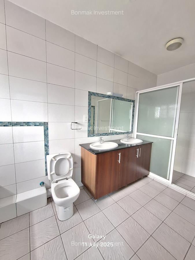 4 Bed Apartment with En Suite at Raphta Road - 16