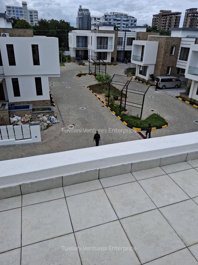 4 Bed Villa with En Suite at Nyali Mombasa - 11