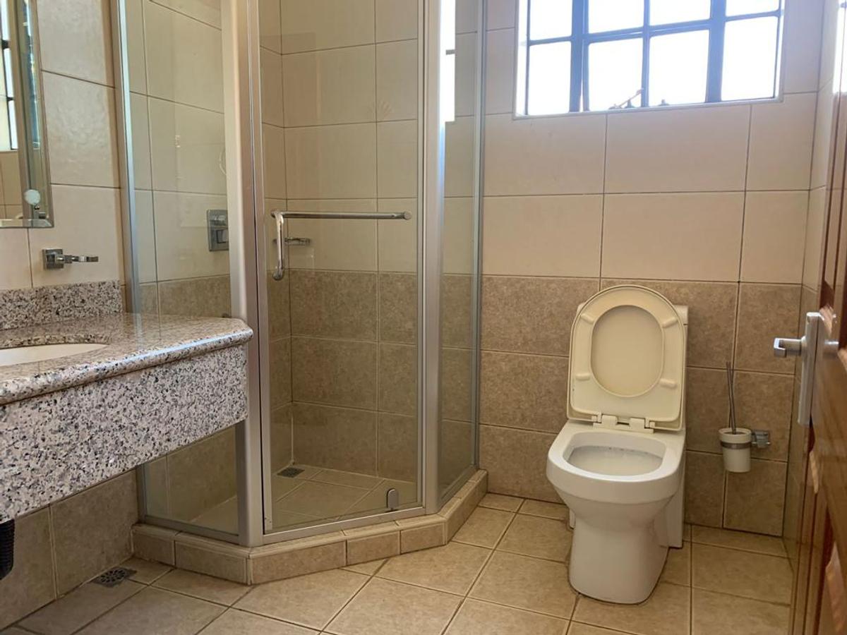 4 Bed Townhouse with En Suite in Lavington - 11