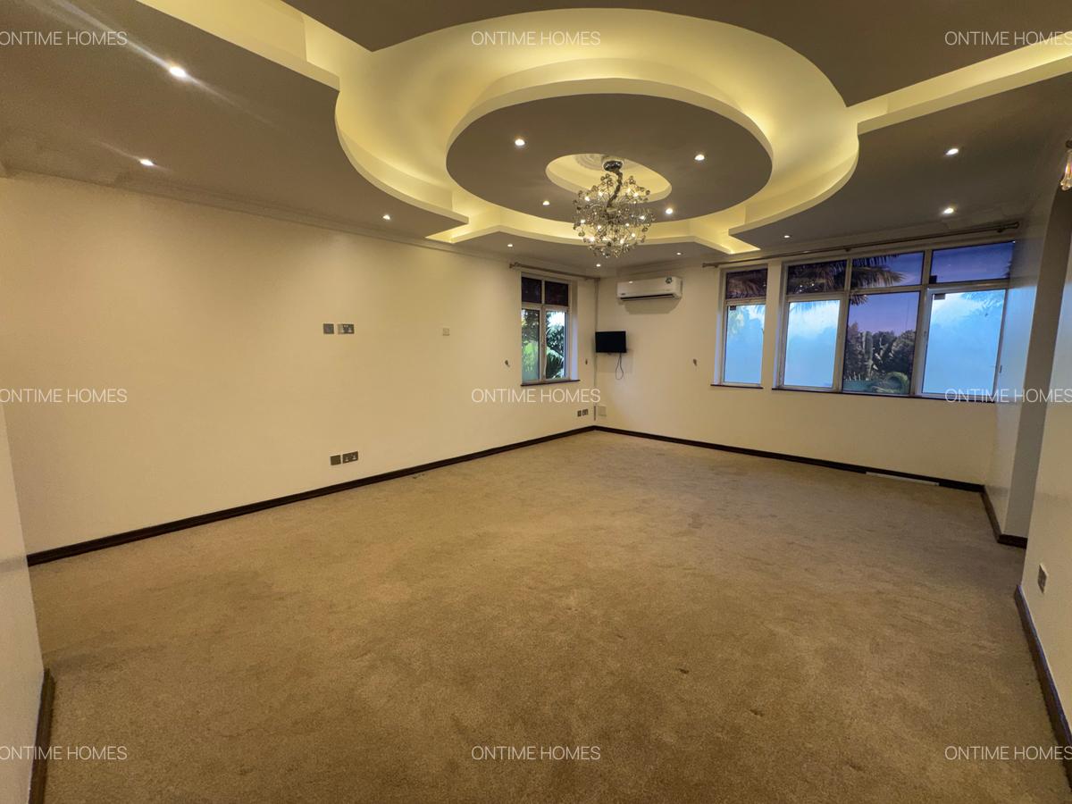 5 Bed House with En Suite at Runda - 14