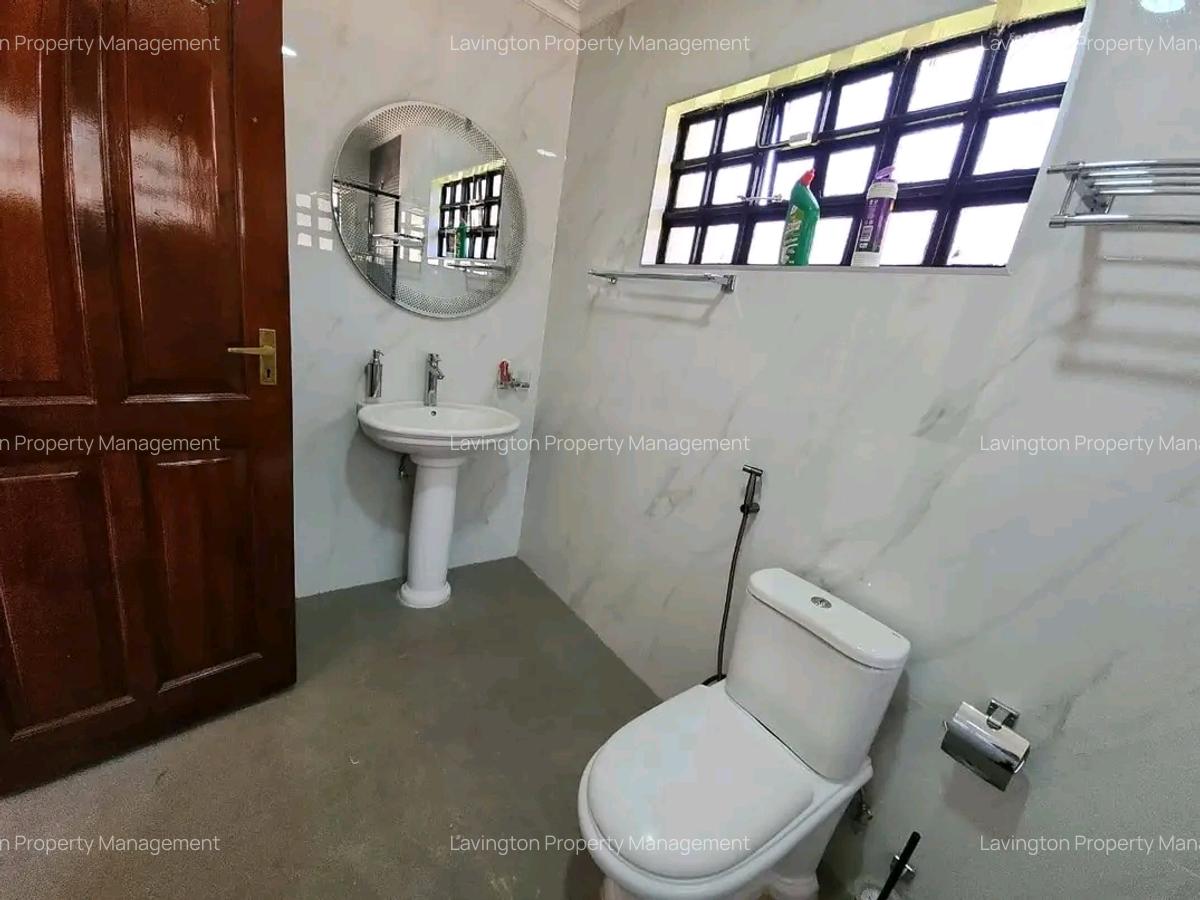 4 Bed House with En Suite at Lavington Green - 7