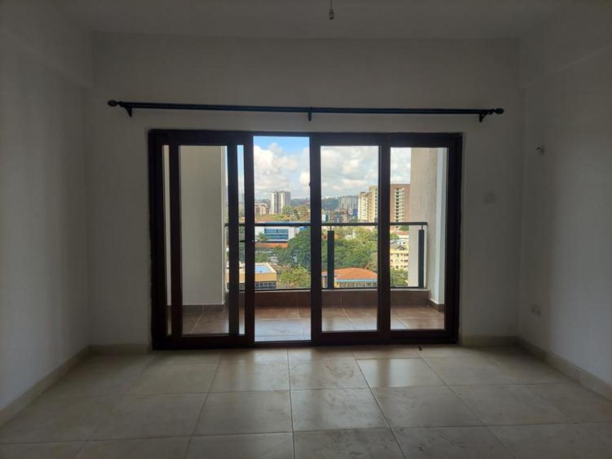 3 Bed Apartment with En Suite at Parklands - 9