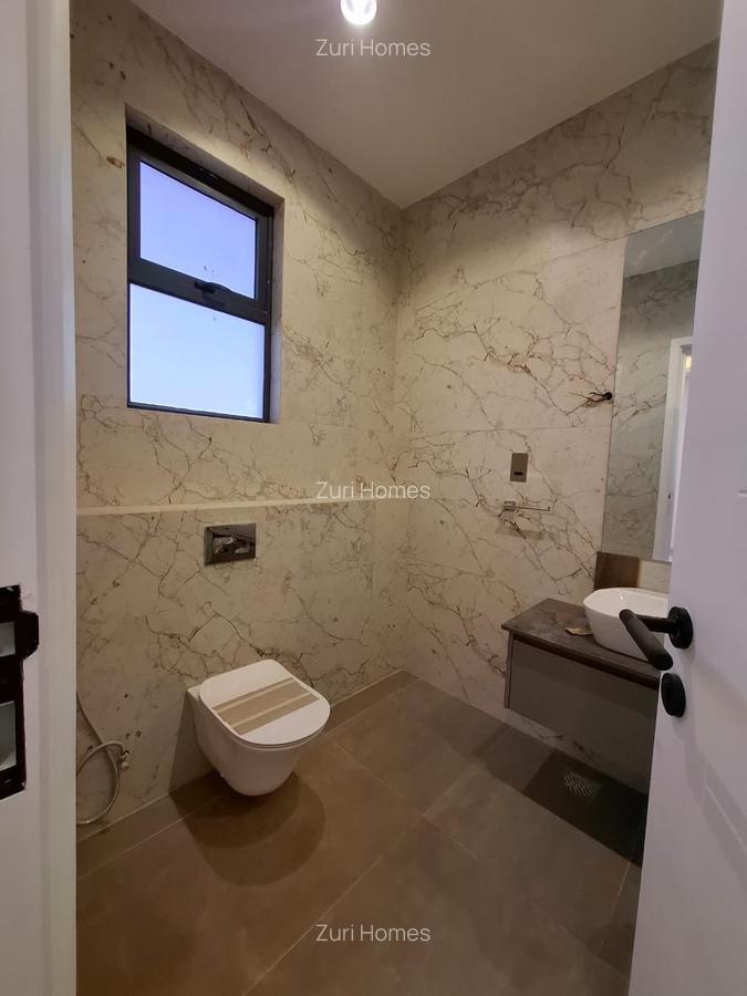 5 Bed Townhouse with En Suite in Lavington - 12