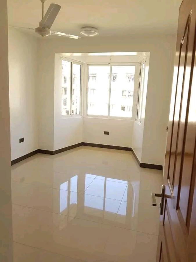 3 Bed Apartment with En Suite at Links Road - 14