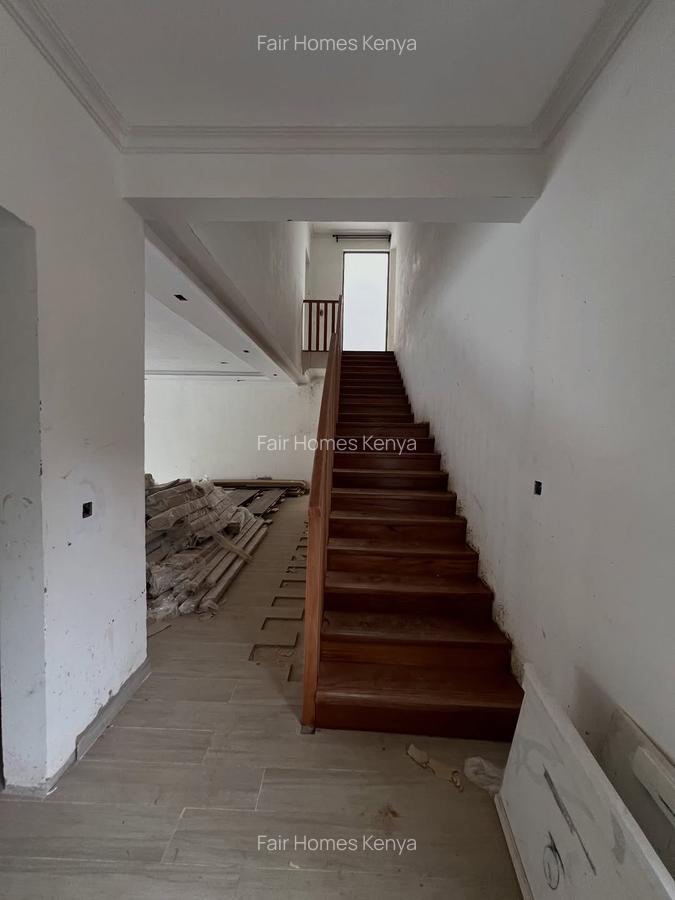 5 Bed Townhouse with En Suite at Lavington Green - 10