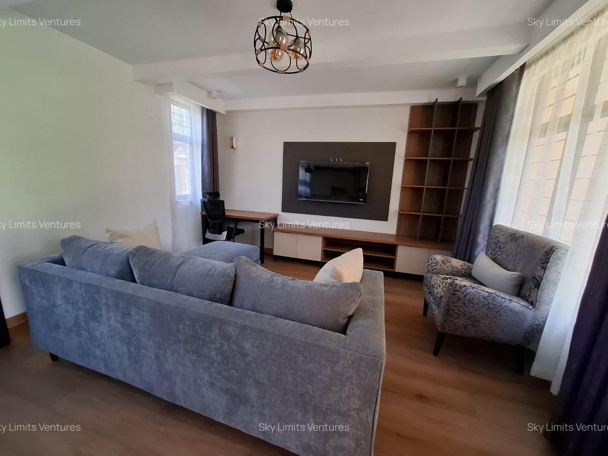 2 Bed Townhouse with En Suite in Ridgeways - 5