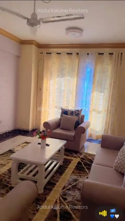 Serviced 3 Bed Apartment with En Suite at Tudor - 14