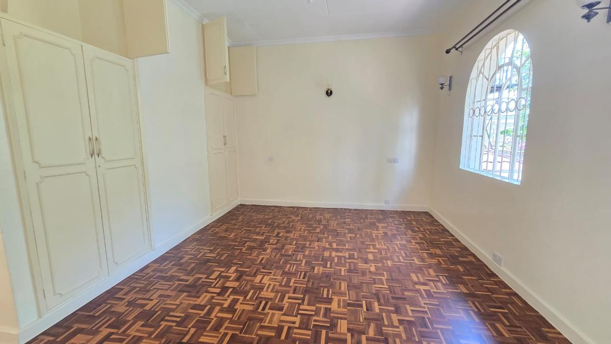 4 Bed House with En Suite in Gigiri - 20