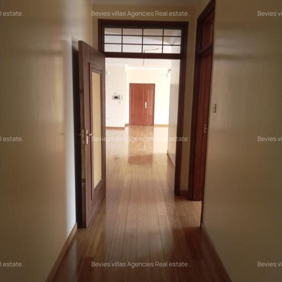 3 Bed Apartment with En Suite at Parklands - 5