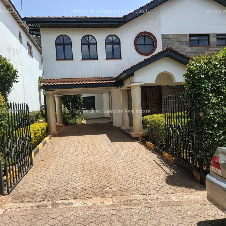 5 Bed Villa with En Suite in Spring Valley - 5