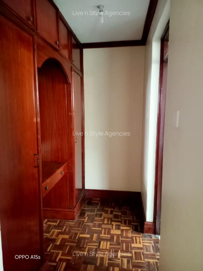 5 Bed House with En Suite in Runda - 15