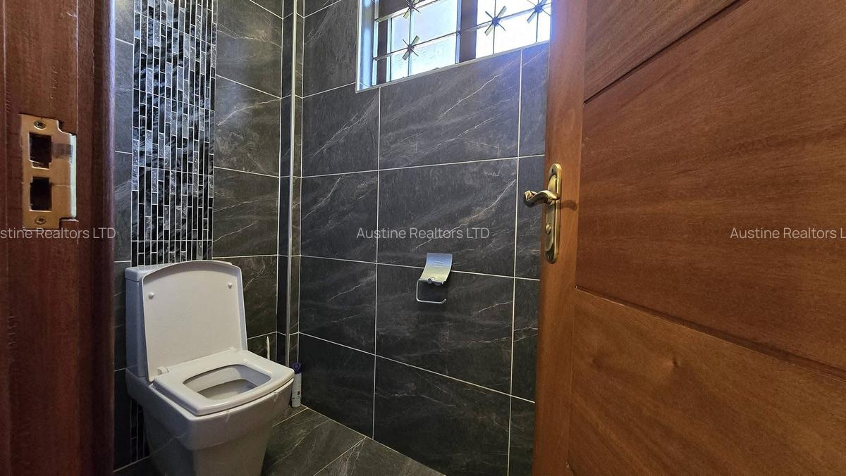 5 Bed Townhouse with En Suite in Runda - 15