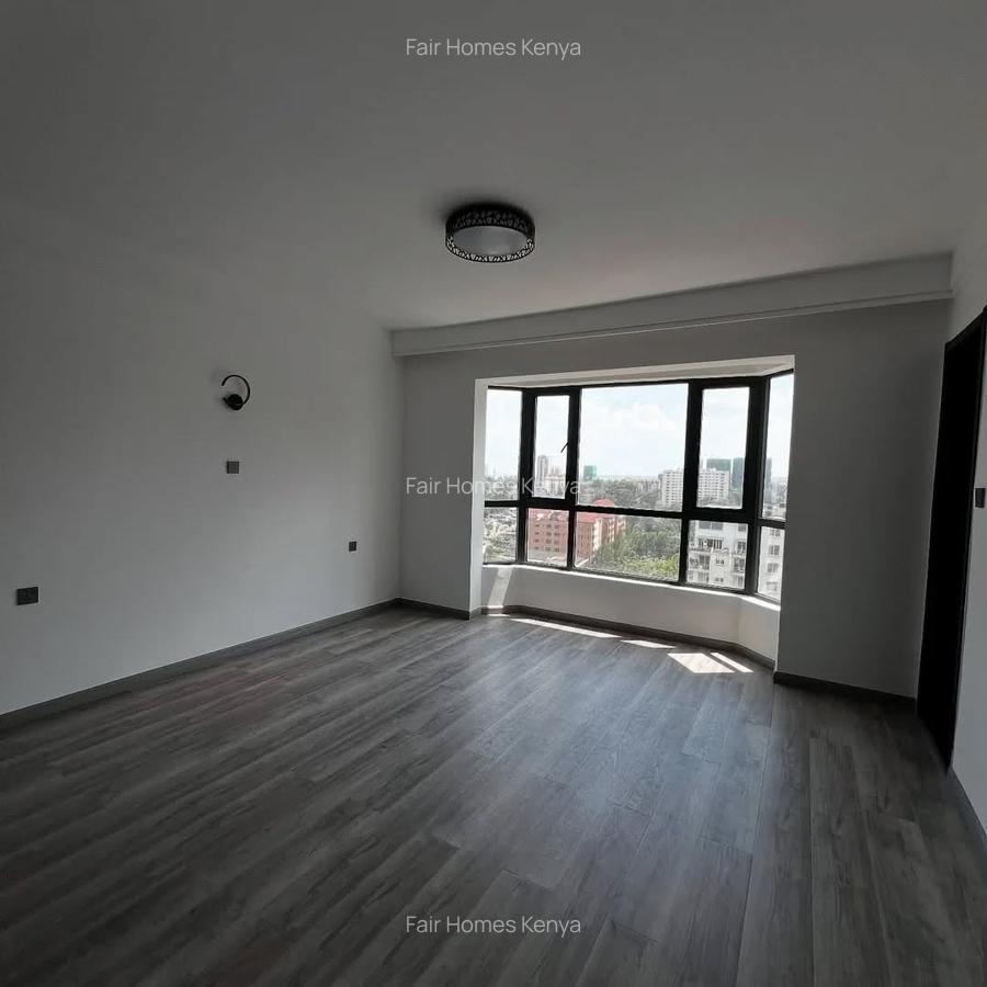 4 Bed Apartment with En Suite at Valley Arcade - 2