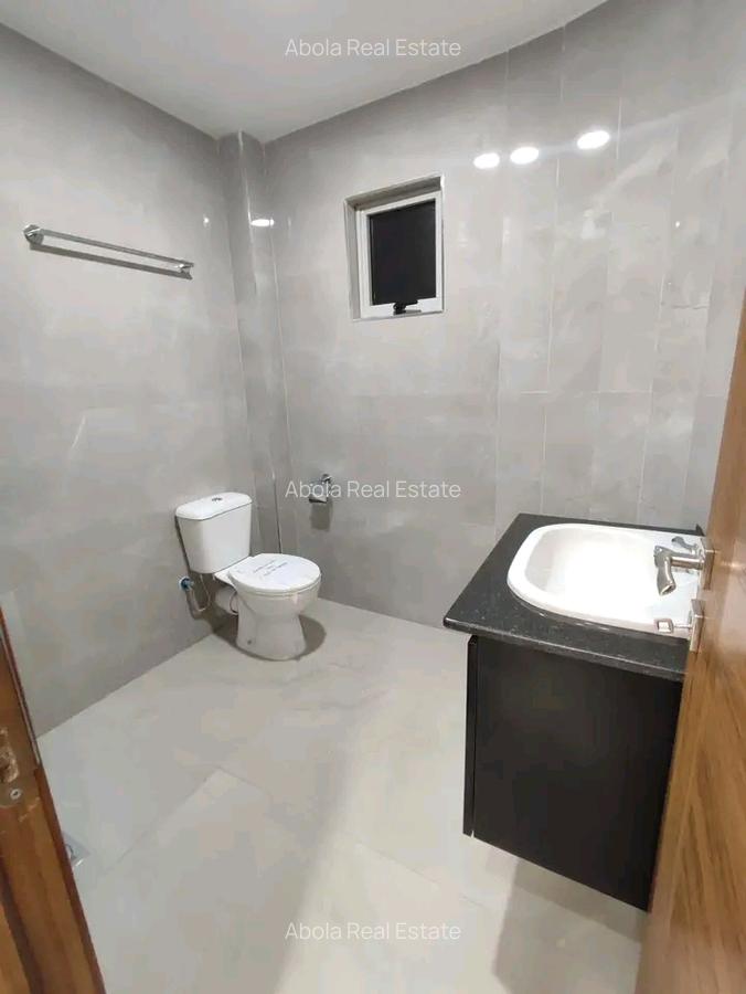 3 Bed Apartment with En Suite in Westlands Area - 12