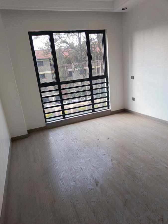 Serviced 3 Bed Apartment with En Suite in Kilimani - 9