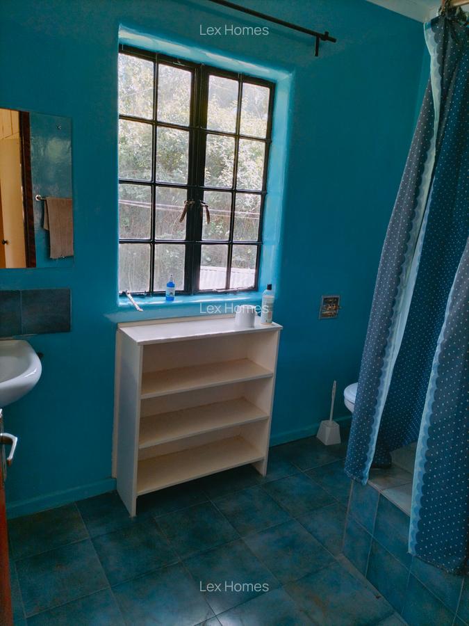 3 Bed House with En Suite at Mayor Road - 11