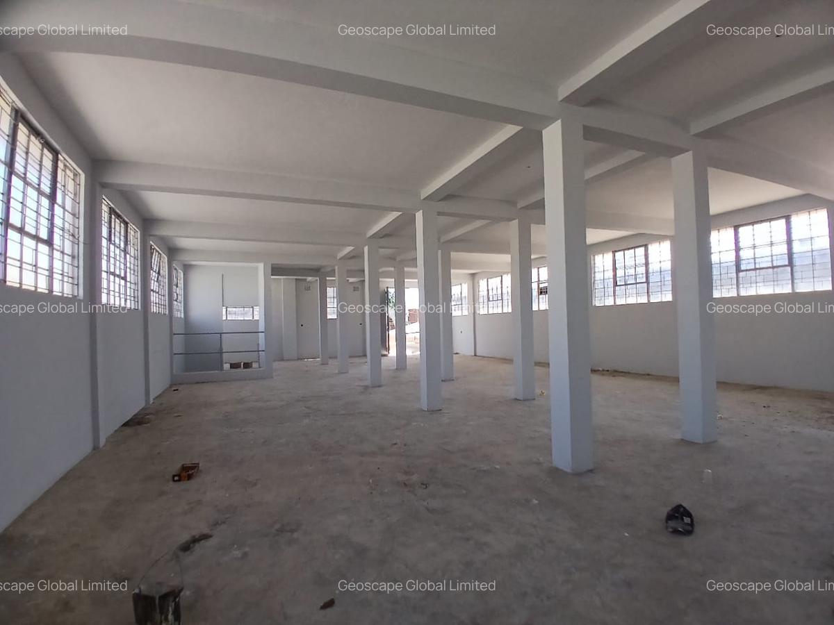 7,000 ft² Warehouse with Backup Generator in Industrial Area - 6