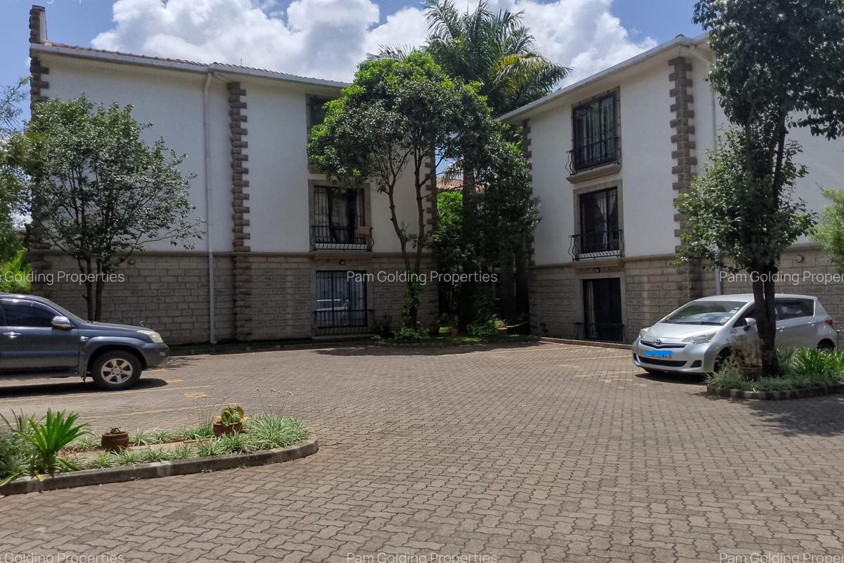 3 Bed Apartment with En Suite at Dennis Pritt Road - 16