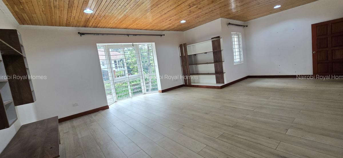 5 Bed Townhouse with En Suite at Rosslyn Lone Tree - 14