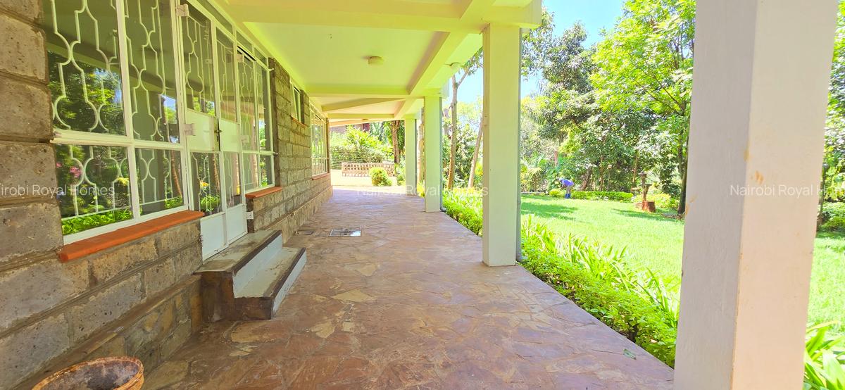 5 Bed House with En Suite at Whispers Avenue - 5