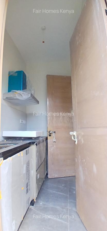 6 Bed Townhouse with En Suite at Lavington Green - 11