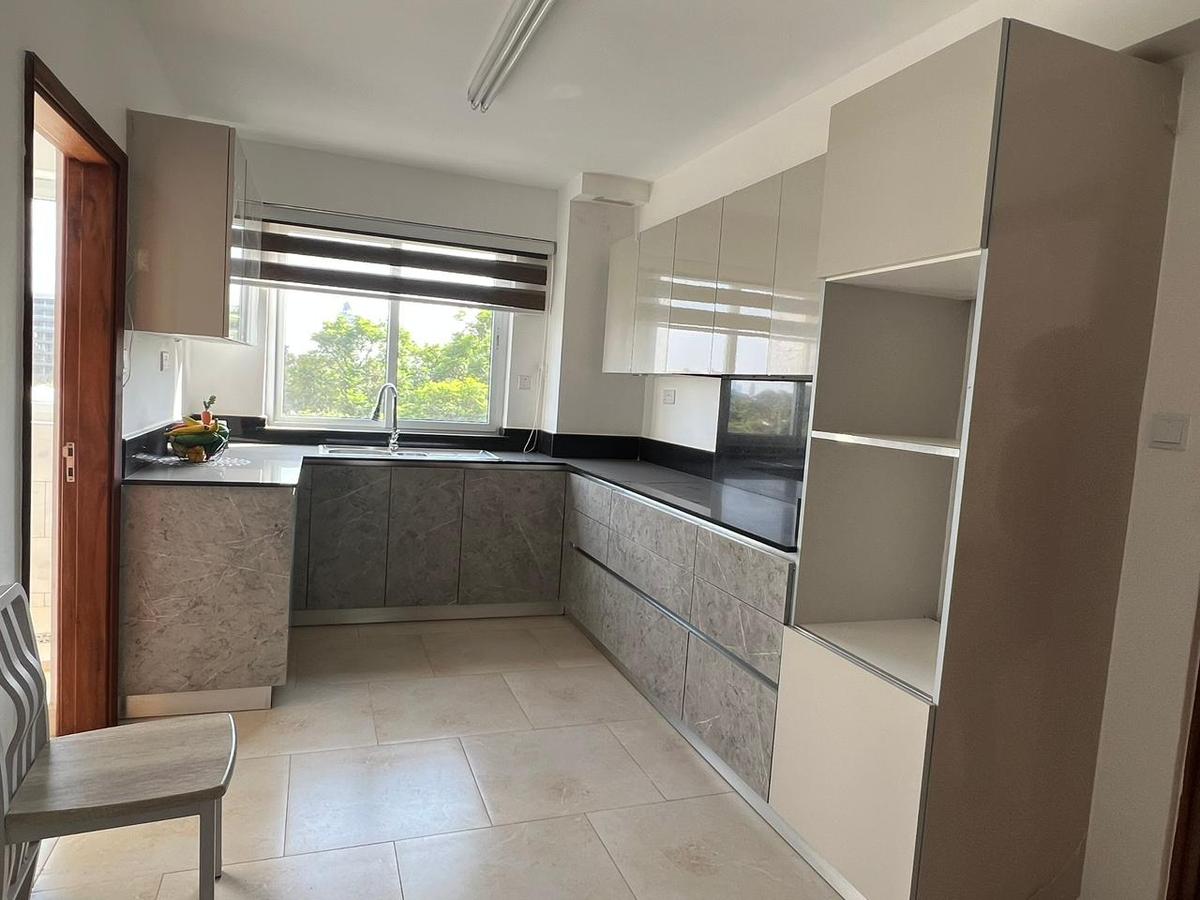 3 Bed Apartment with En Suite at Westlands - 5