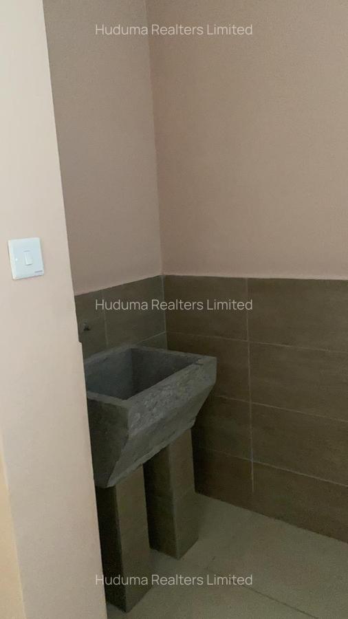 1 Bed Apartment with En Suite at Wood Avenue - 7