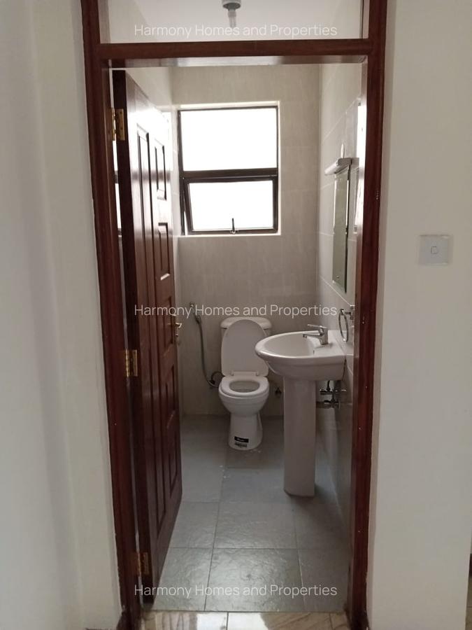 3 Bed Apartment with En Suite at Parklands Road - 9